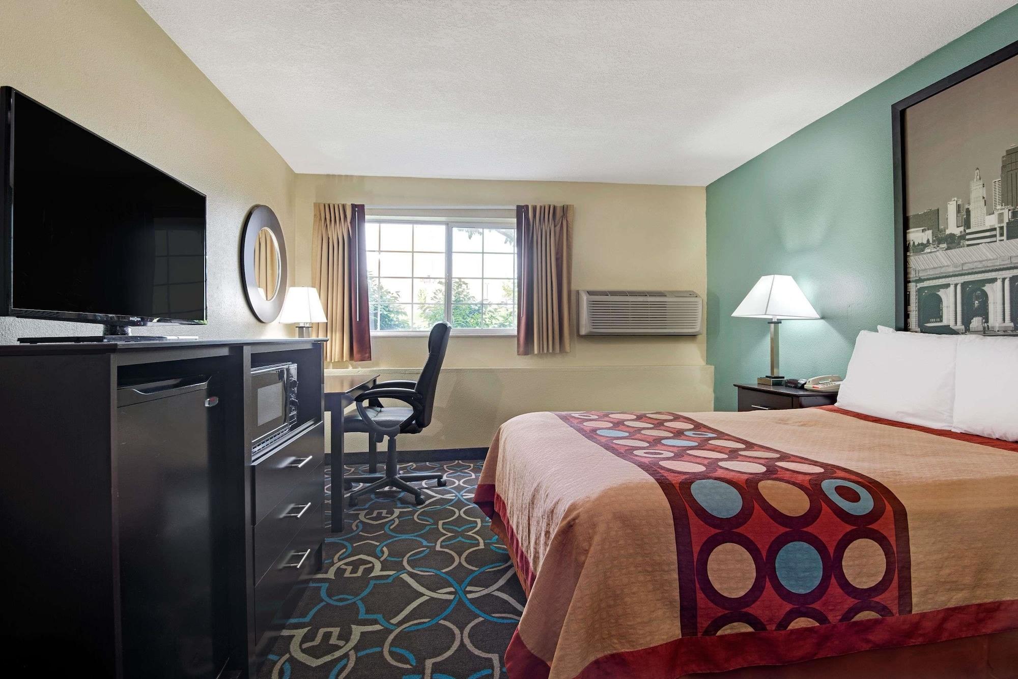 Super 8 By Wyndham Kansas City Extérieur photo