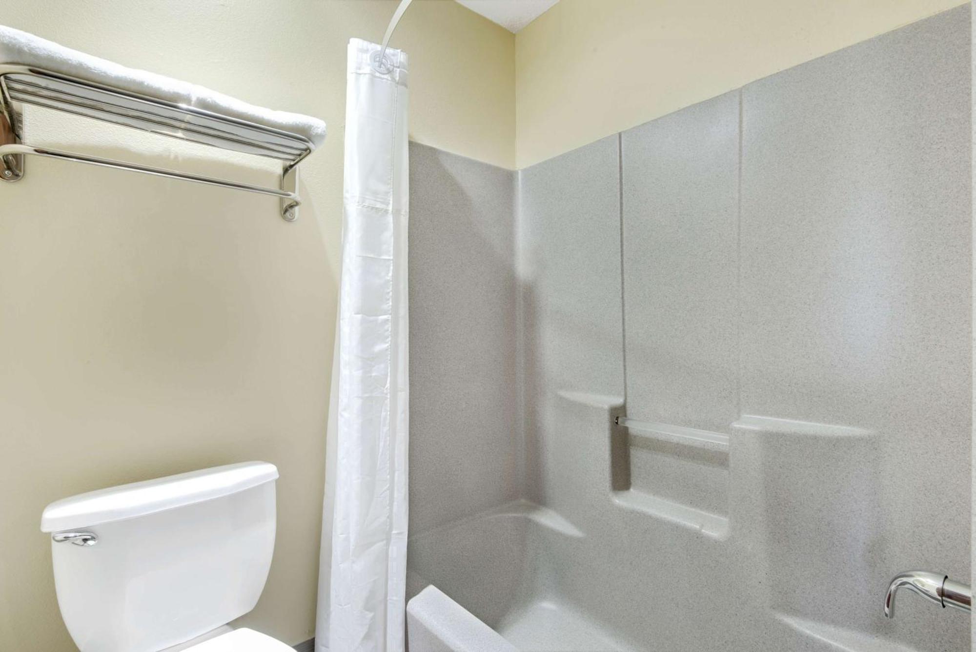 Super 8 By Wyndham Kansas City Extérieur photo