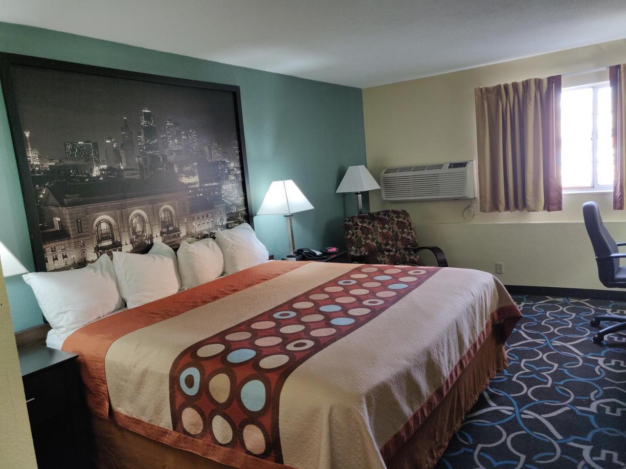 Super 8 By Wyndham Kansas City Extérieur photo
