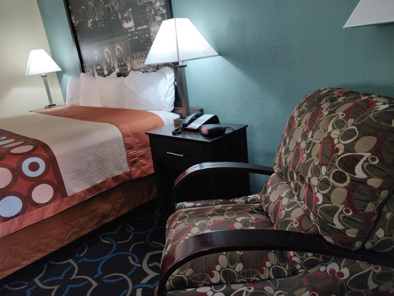 Super 8 By Wyndham Kansas City Extérieur photo