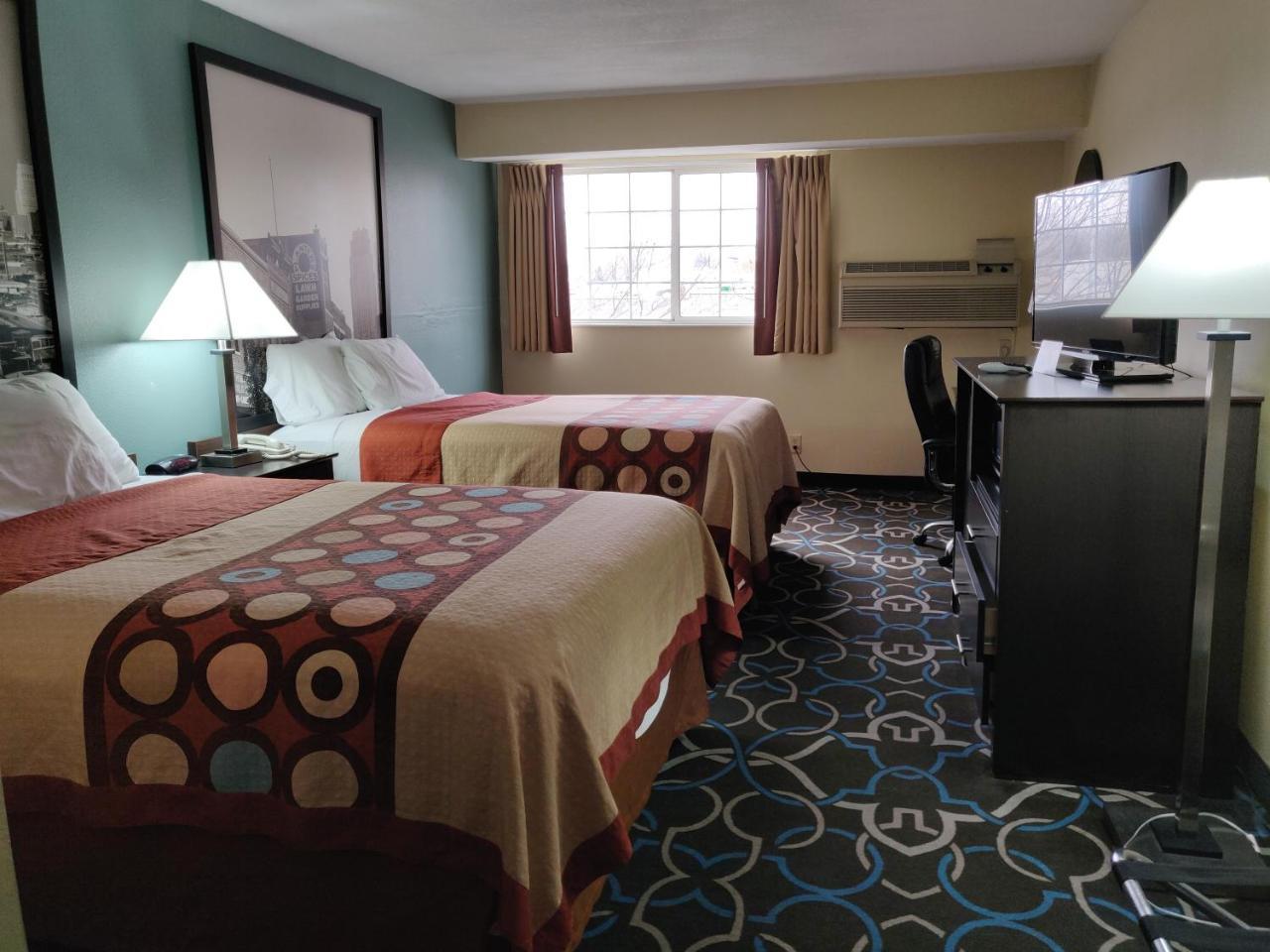 Super 8 By Wyndham Kansas City Extérieur photo