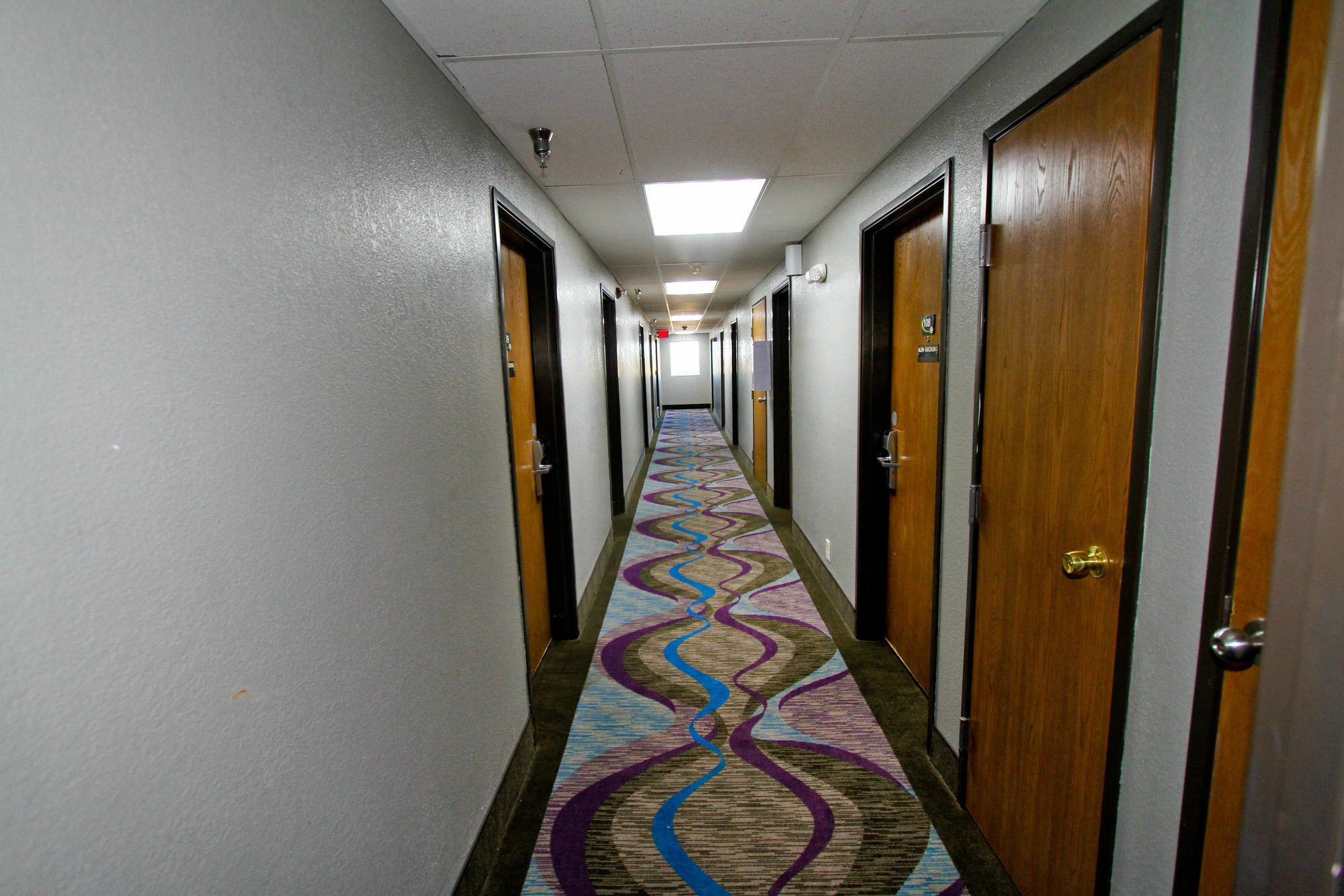 Super 8 By Wyndham Kansas City Extérieur photo